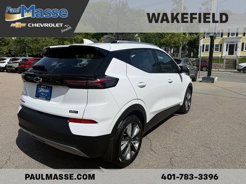 Certified 2023 Chevrolet Bolt EUV LT w/ Convenience Package FWD image 8