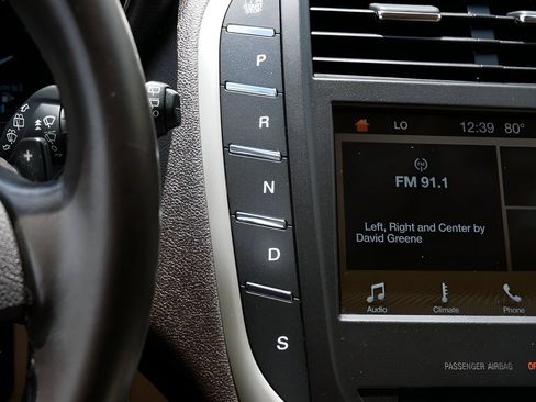 Used 2017 Lincoln MKC Select AWD/4WD image 22