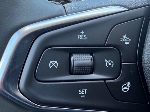 New 2026 Chevrolet Trax LT w/ Sunroof Package FWD image 20