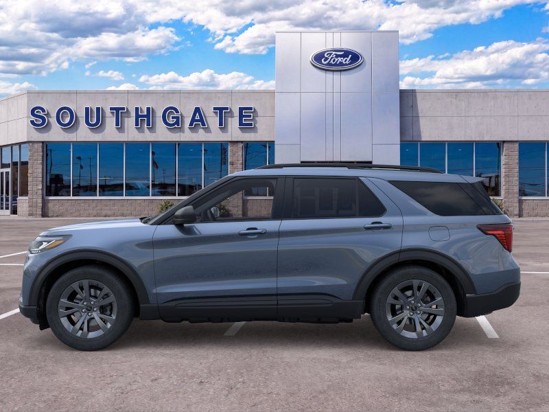 Used 2026 Ford Explorer Active w/ Active Comfort Package AWD/4WD image 3