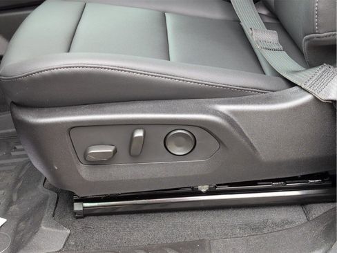 New 2026 GMC Canyon Elevation w/ Convenience Package image 14