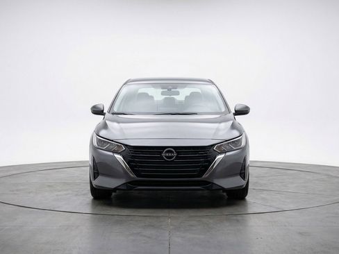 Used 2025 Nissan Sentra SV image 2