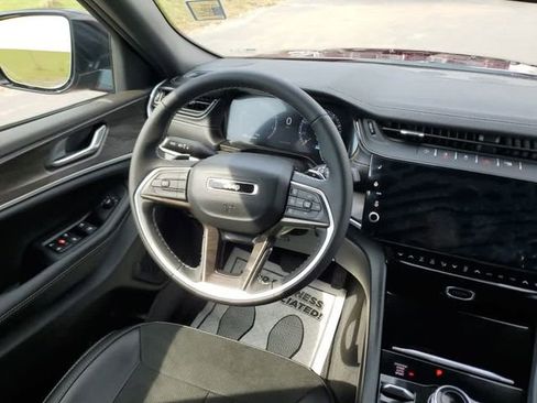 New 2026 Jeep Grand Cherokee Altitude AWD/4WD image 18