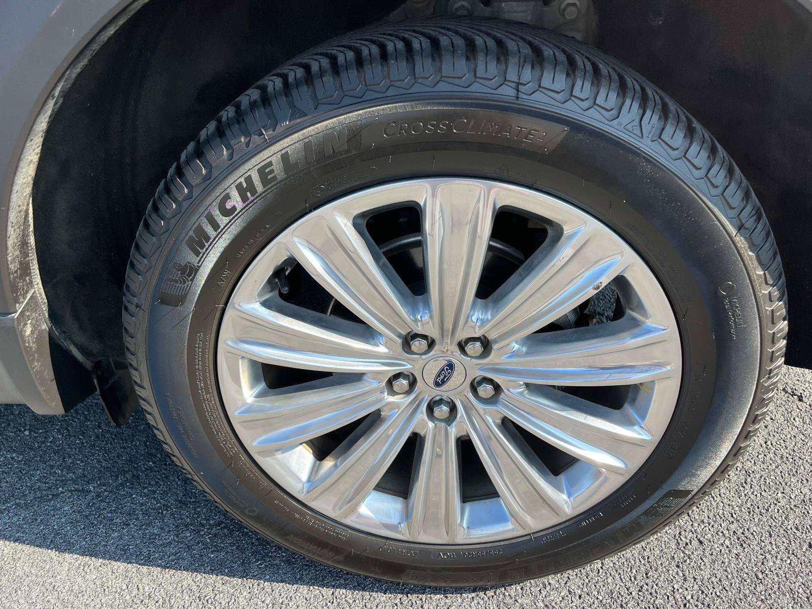 Used 2020 Ford Explorer Limited AWD/4WD image 11