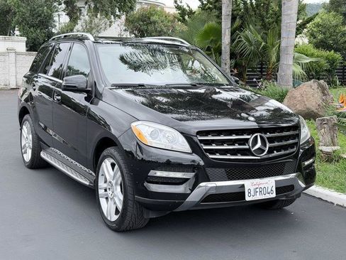 Used 2015 Mercedes-Benz ML 350 4MATIC w/ Premium 1 Package image 4