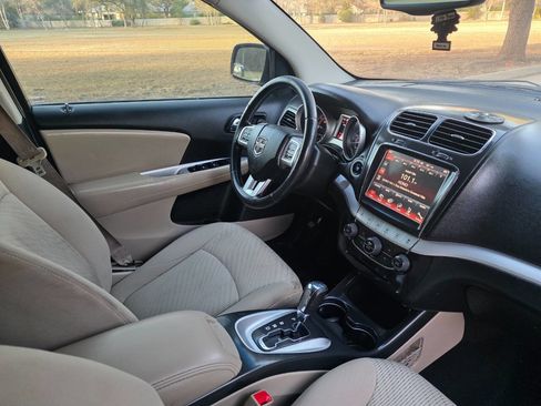 Used 2013 Dodge Journey SXT w/ Flexible Seating Group image 25