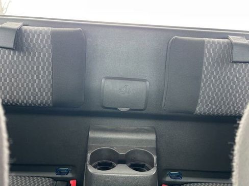 Used 2010 Chevrolet Colorado LT image 21