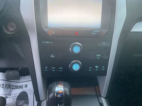 Used 2013 Ford Explorer XLT image 15