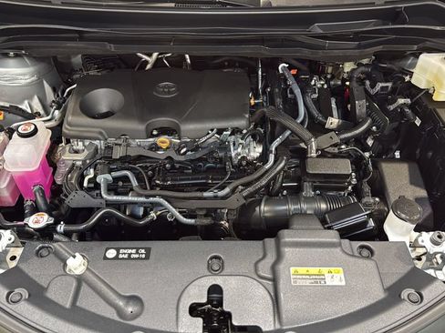 Used 2025 Toyota Sienna XLE FWD image 39