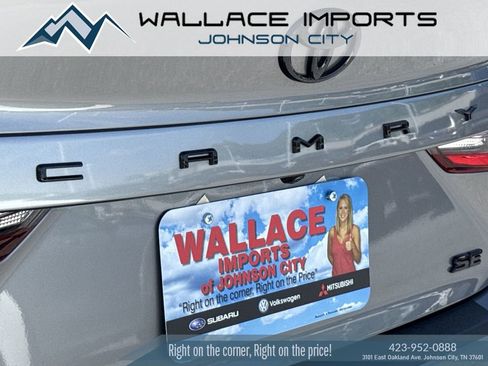 Used 2025 Toyota Camry SE w/ Convenience Package FWD image 12