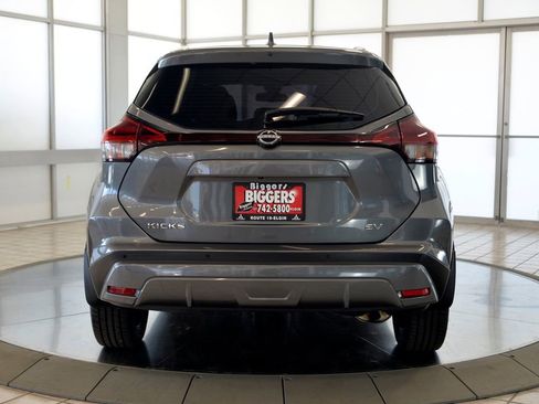 Used 2023 Nissan Kicks SV FWD image 8