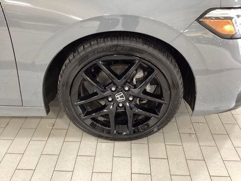 Used 2025 Honda Civic Sport image 25