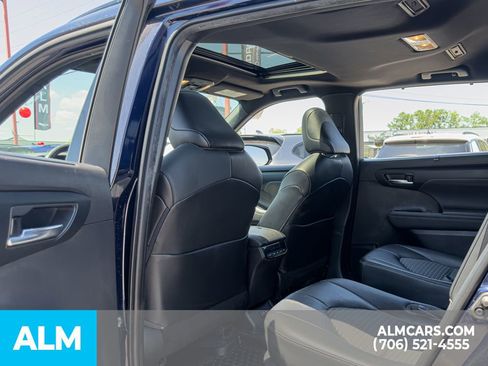 Used 2022 Toyota Highlander XSE AWD/4WD image 21