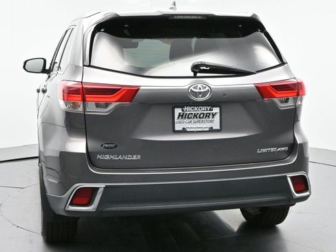 Used 2019 Toyota Highlander Limited AWD/4WD image 6