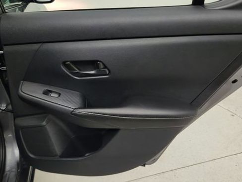 Used 2024 Nissan Sentra SV FWD image 30