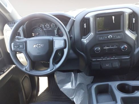 Used 2019 Chevrolet Silverado 1500 Custom Trail Boss w/ Custom Convenience Package AWD/4WD image 10