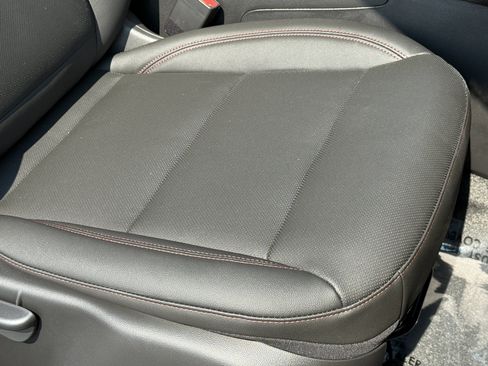New 2026 Chevrolet Trax RS w/ Sunroof Package FWD image 22