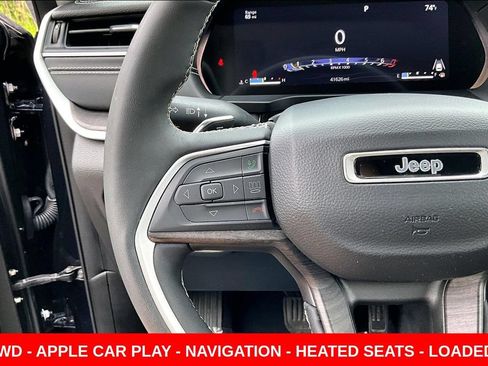 Used 2023 Jeep Grand Cherokee L Limited AWD/4WD image 11