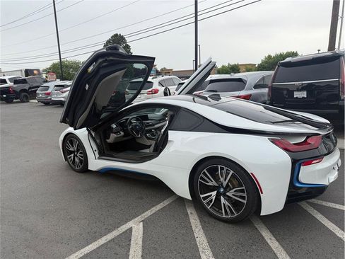 Used 2016 BMW i8 image 18