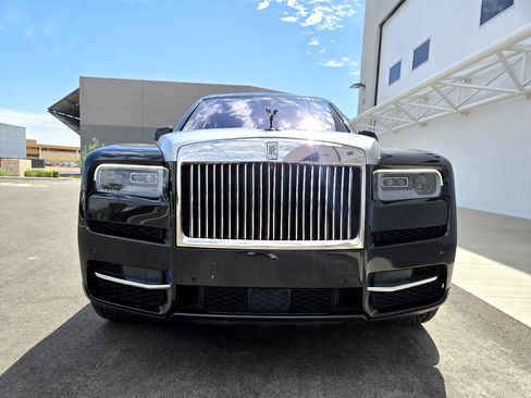 Used 2020 Rolls-Royce Cullinan Black Badge image 30