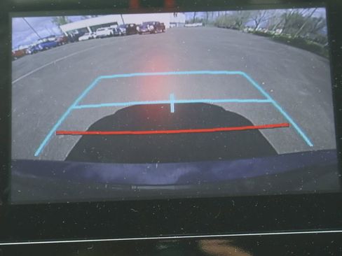 Used 2024 Toyota Camry SE image 10