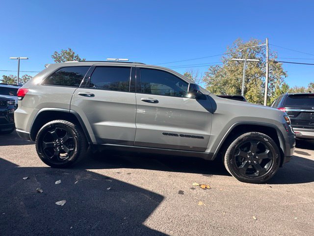 Used 2019 Jeep Grand Cherokee Laredo AWD/4WD image 18