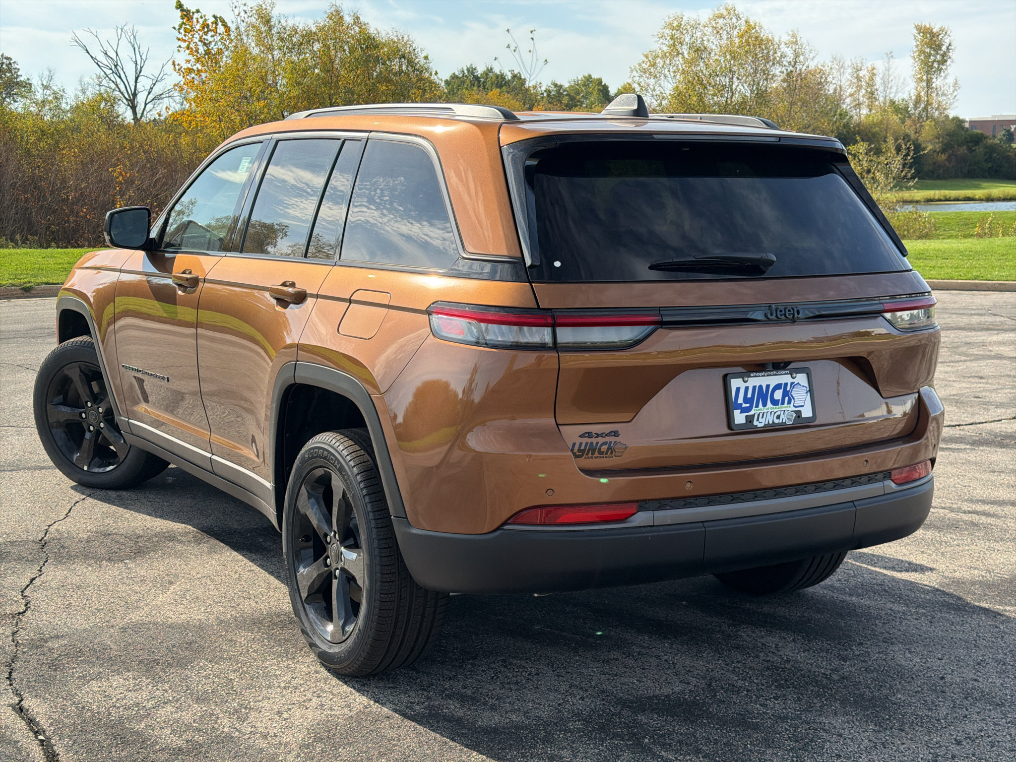 New 2027 Jeep Grand Cherokee Limited w/ Limited Altitude Package AWD/4WD image 2