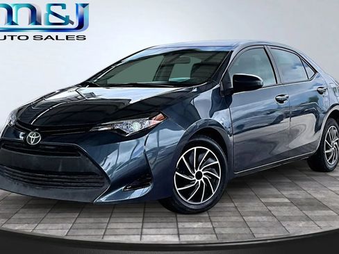Used 2017 Toyota Corolla LE FWD image 1