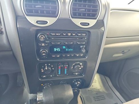 Used 2007 GMC Envoy SLE image 16