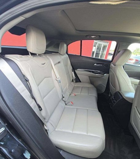 Used 2020 Cadillac XT4 Luxury w/ Cold Weather Package AWD/4WD image 29