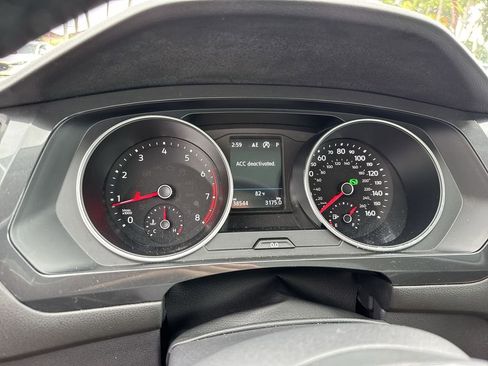 Used 2018 Volkswagen Tiguan SE AWD/4WD image 49