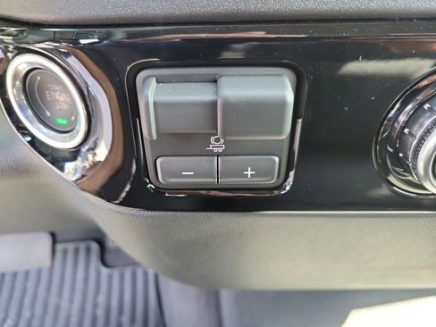 New 2026 GMC Sierra 2500 SLE image 34