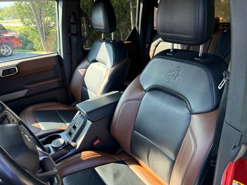 Used 2022 Ford Bronco Outer Banks w/ Sasquatch Package AWD/4WD image 9