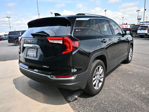 Used 2024 GMC Terrain SLT AWD/4WD image 6