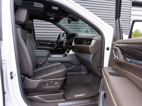Used 2023 GMC Yukon Denali w/ Denali Reserve Package AWD/4WD image 30
