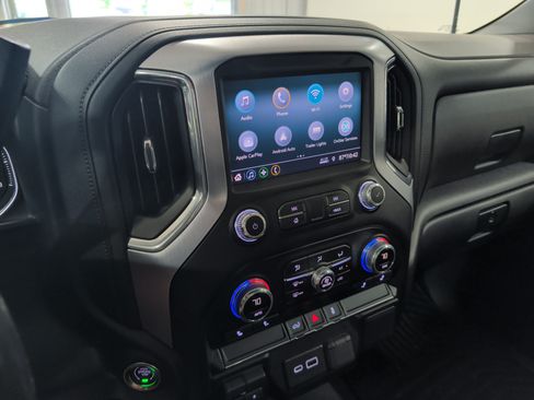 Used 2022 GMC Sierra 2500 SLE w/ SLE Value Package; AWD/4WD image 11