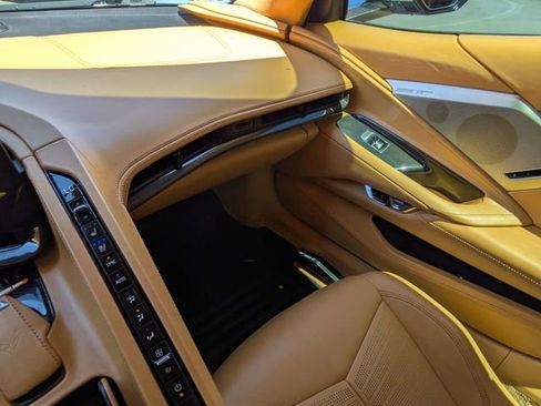 Used 2021 Chevrolet Corvette Stingray Premium Conv w/ Z51 Performance Package RWD image 17