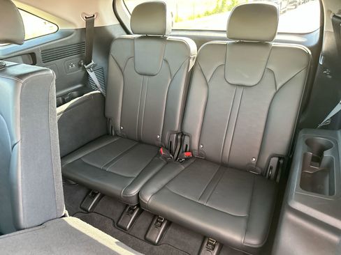 Used 2024 Kia Sorento S image 22