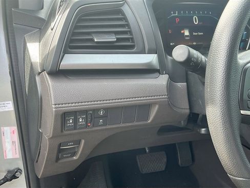 Used 2023 Honda Odyssey EX image 10