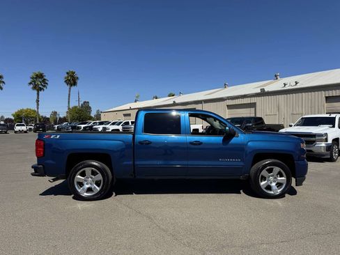 Used 2018 Chevrolet Silverado 1500 LT w/ All Star Edition image 15
