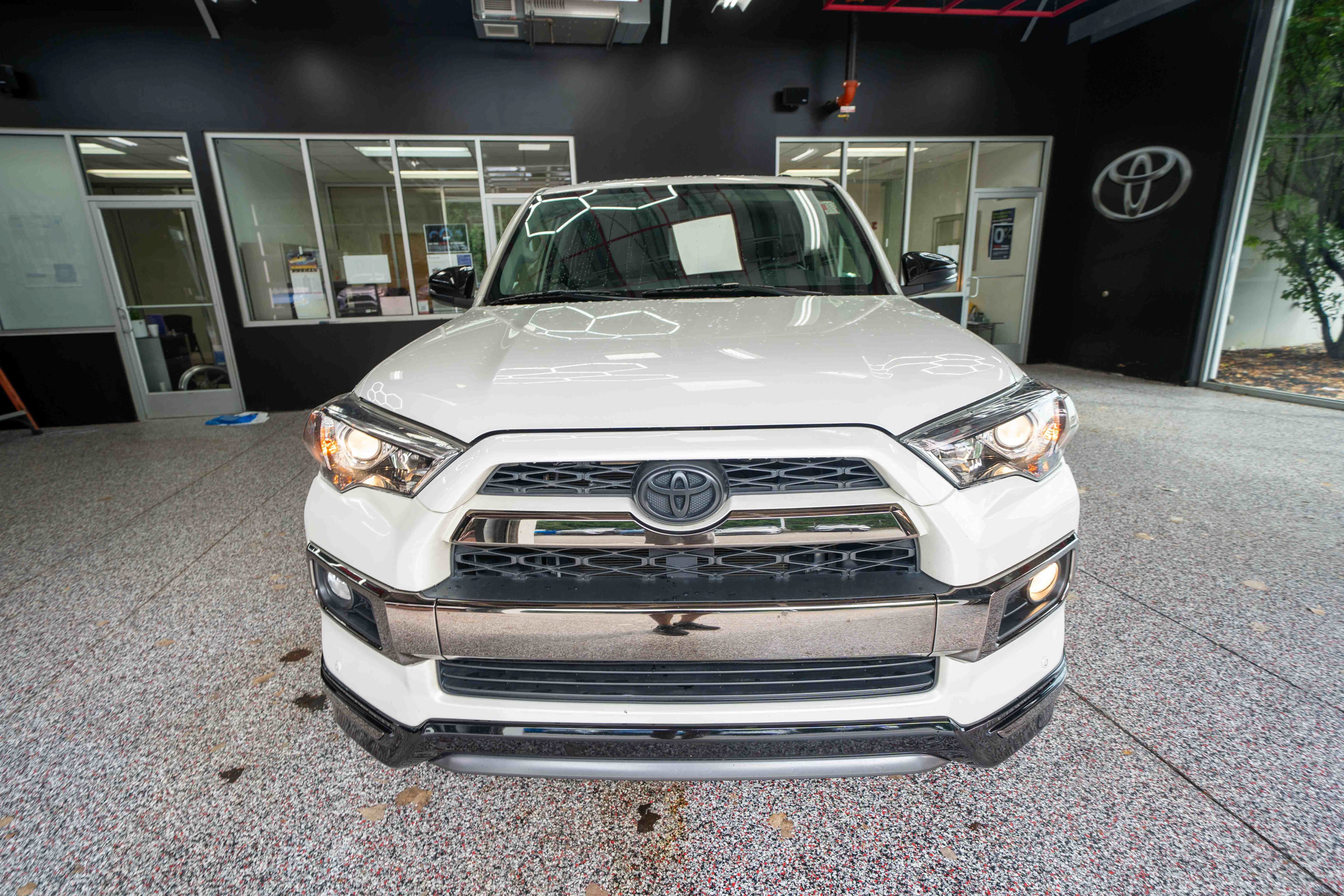 Used 2019 Toyota 4Runner Limited AWD/4WD image 6