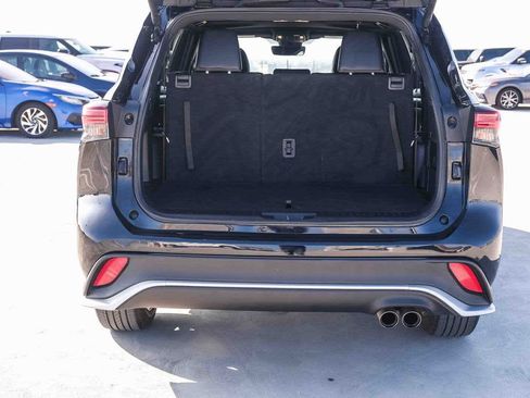 Used 2025 Toyota Highlander XSE AWD/4WD image 28