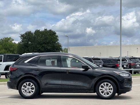 Used 2024 Ford Escape Active w/ Cold Weather Package FWD image 3