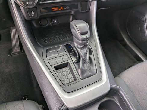 Used 2019 Toyota RAV4 XLE FWD image 24