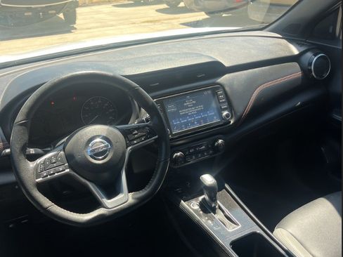 Used 2021 Nissan Kicks SR w/ SR Premium Package FWD image 22
