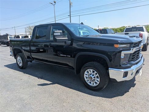Used 2025 Chevrolet Silverado 2500 LT w/ Convenience Package AWD/4WD image 9