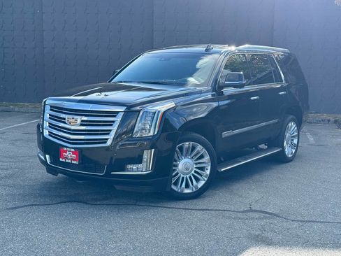 Used 2016 Cadillac Escalade Platinum AWD/4WD image 3