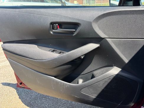 Used 2025 Toyota Corolla LE image 11