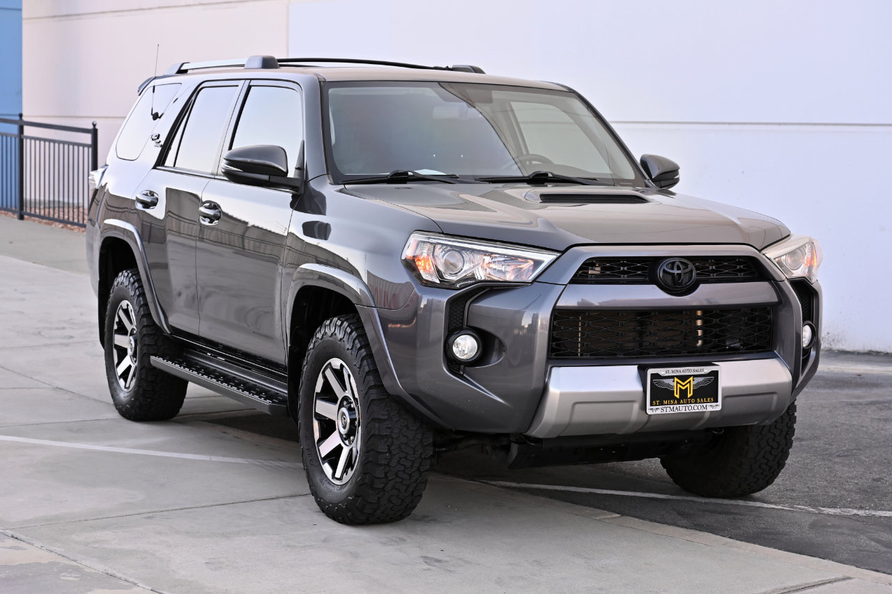 Used 2018 Toyota 4Runner TRD Off-Road Premium AWD/4WD image 9