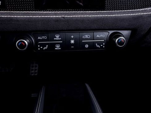 Used 2023 Ferrari F8 Tributo image 45